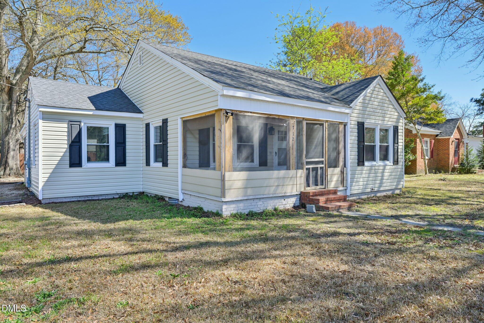 712 Fairground Road