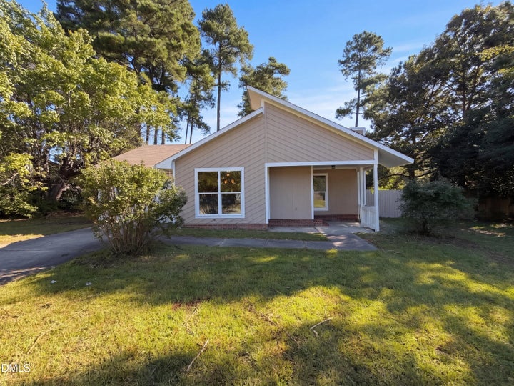 Photo 1 of 16 — 943 Rim Road, Fayetteville, NC 28314