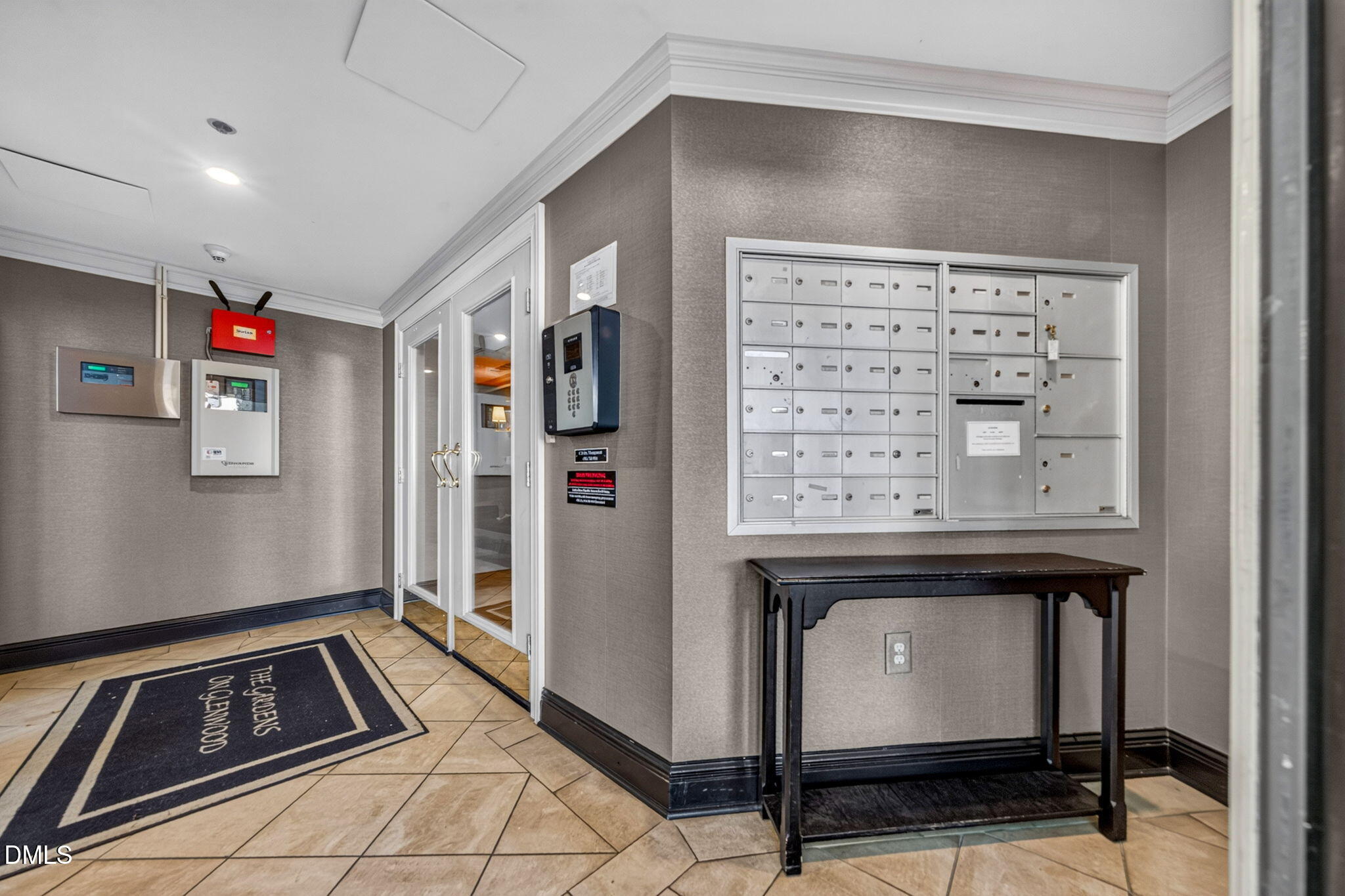 2801 Glenwood Gardens Lane 203