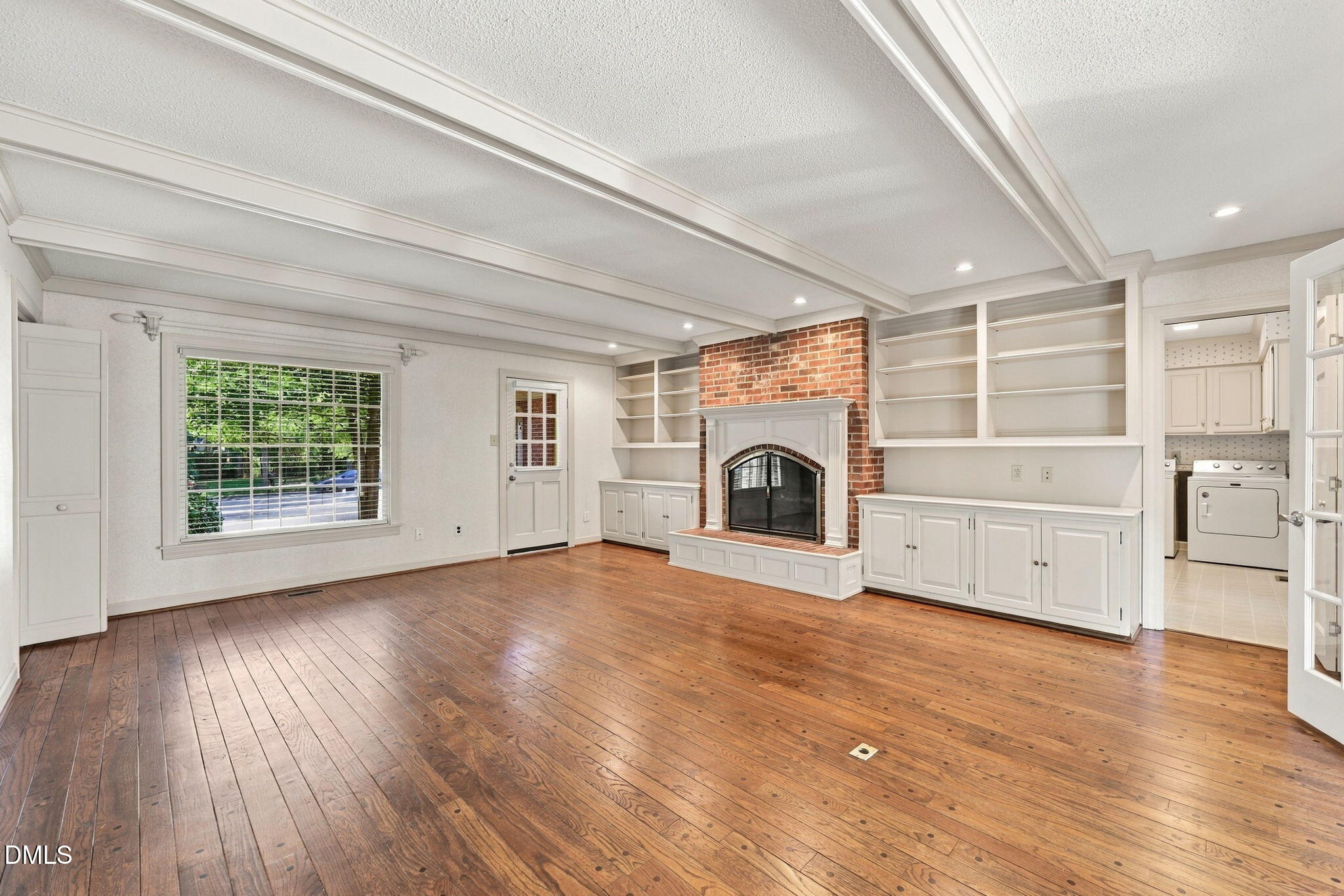 3129 Sutton Place