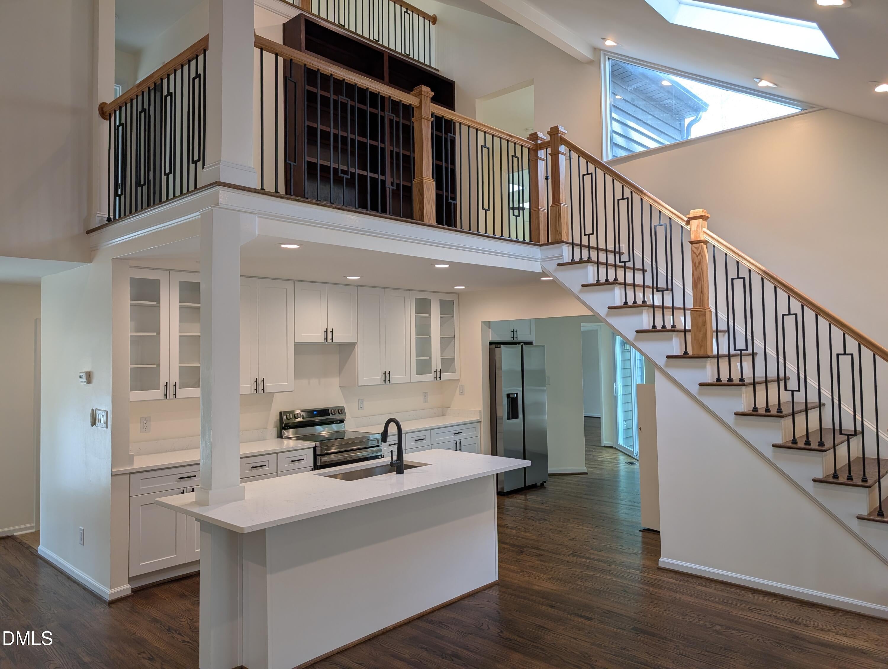 702 Hillandale Lane