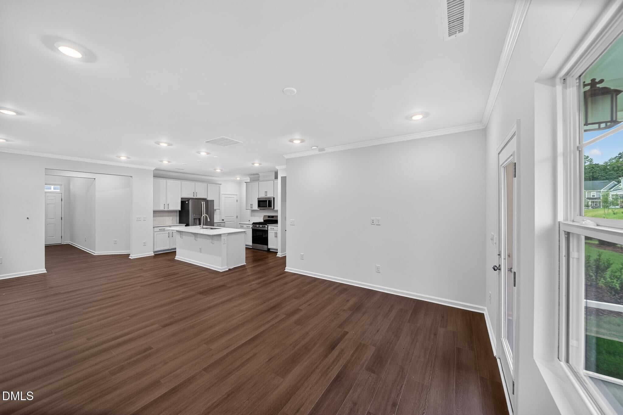 516 Whale Cove Way