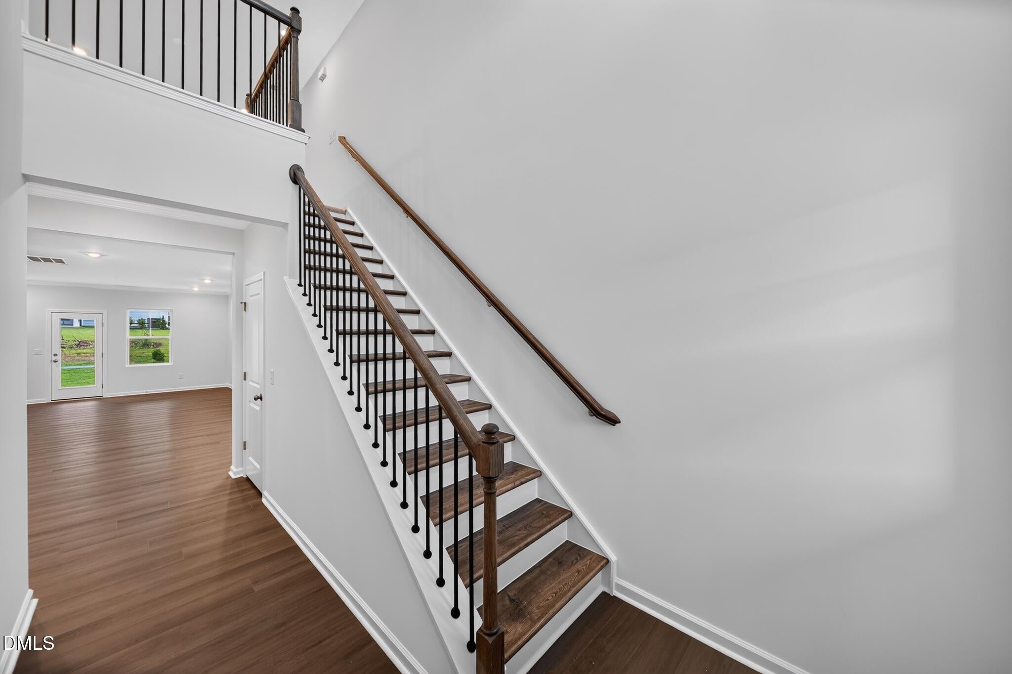 516 Whale Cove Way