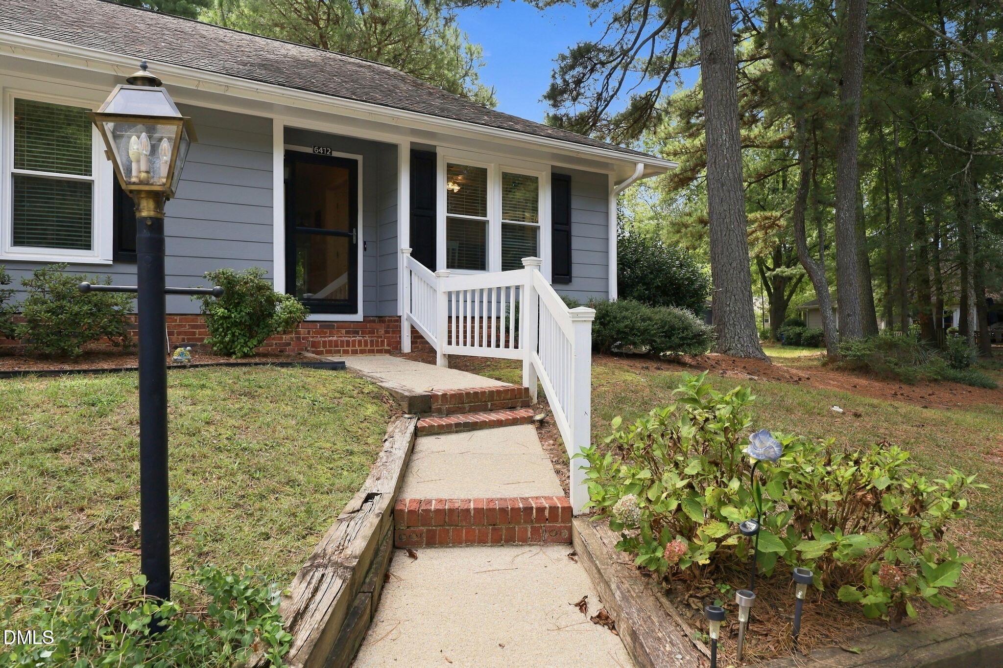 6412 Meadow View Drive