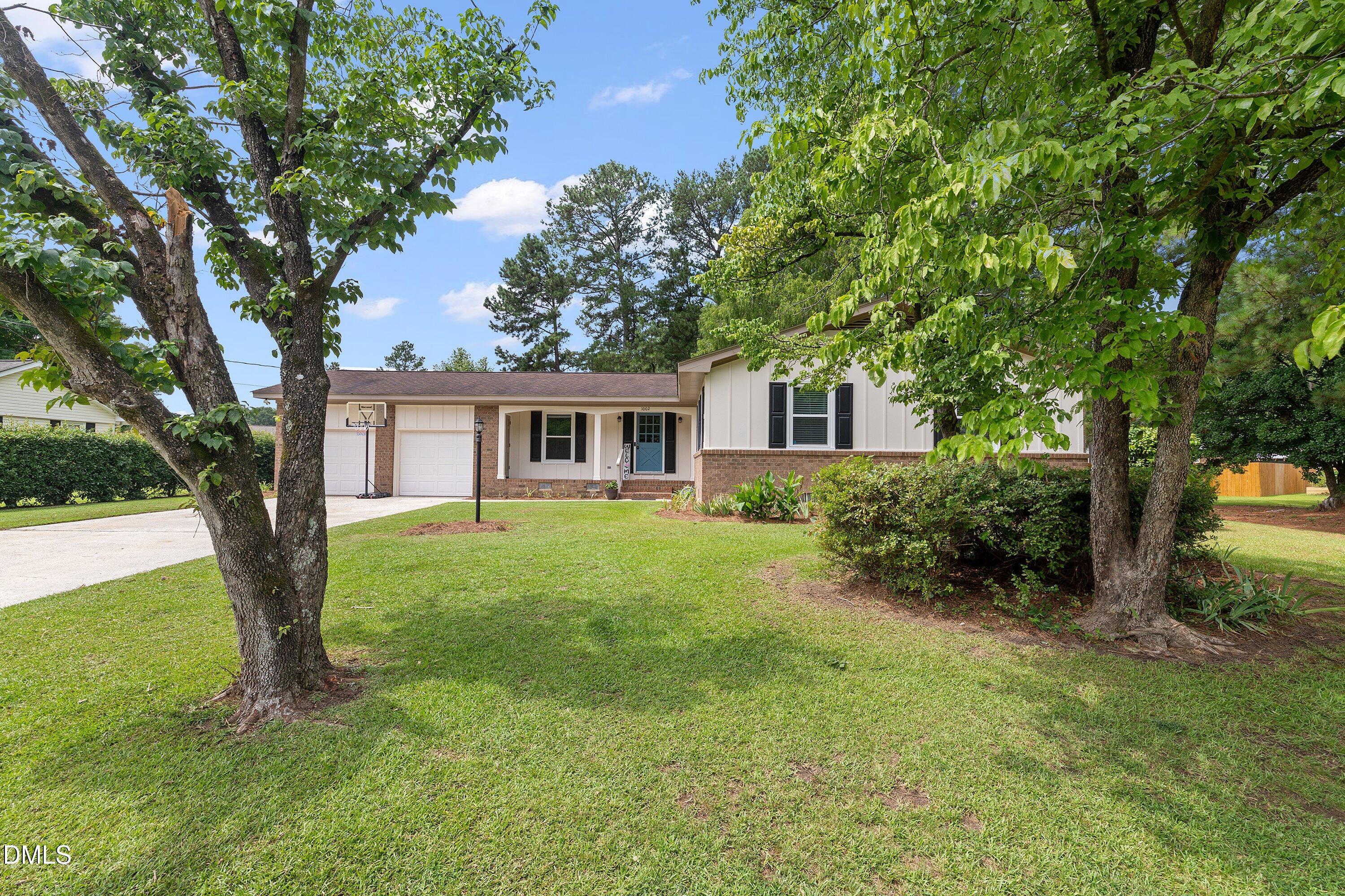 1002 E Maplewood Drive