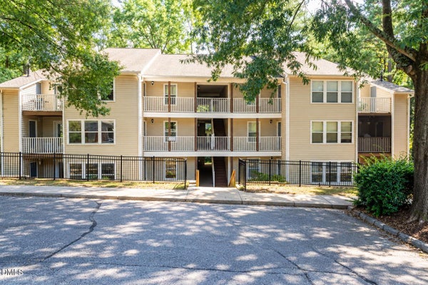 1309 HILLBROW LN APT 101, RALEIGH, NC 27615 - Image d88fa2a2a76b4cc1568bcbb107975d24/4217047608