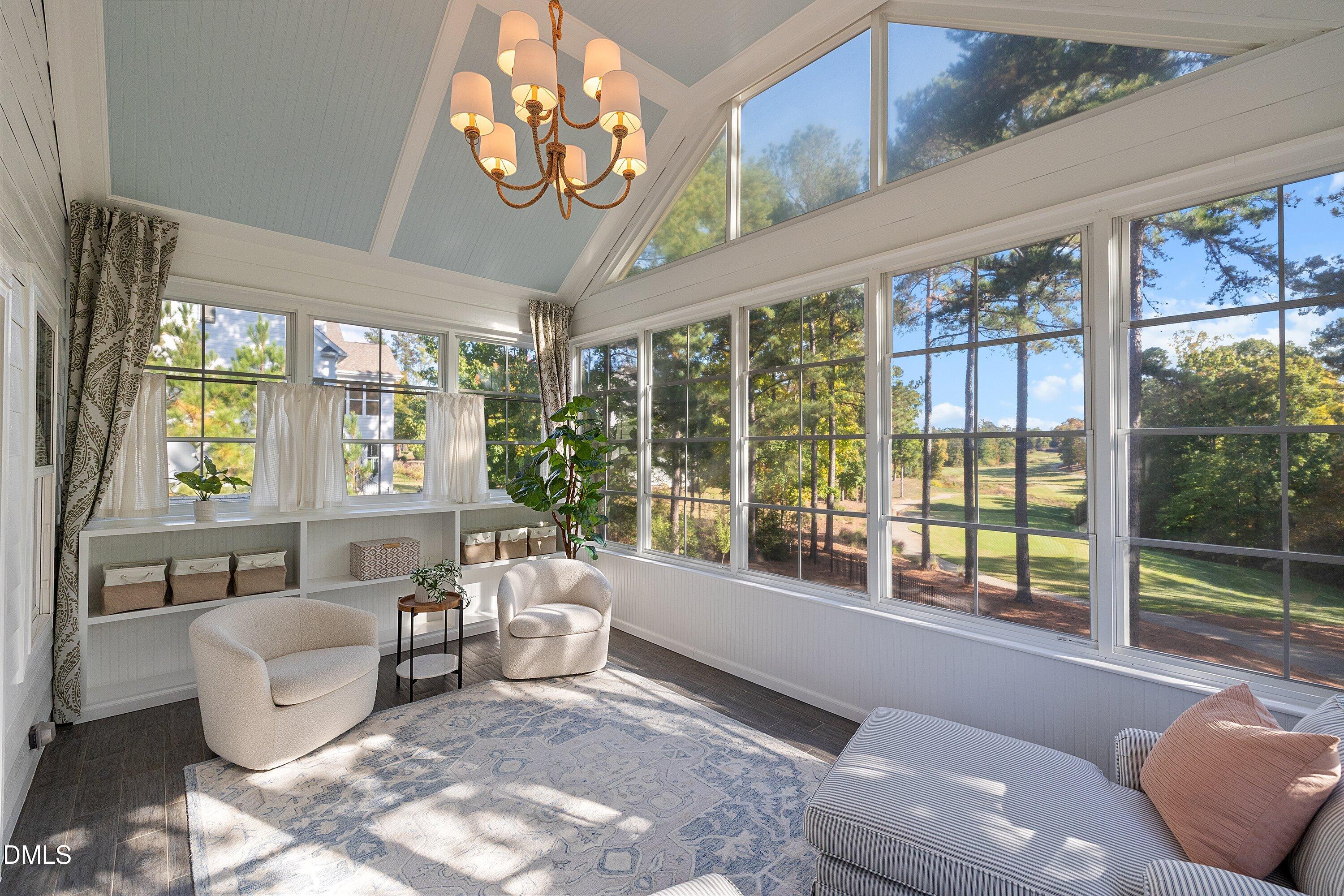 305 Lively Oaks Way