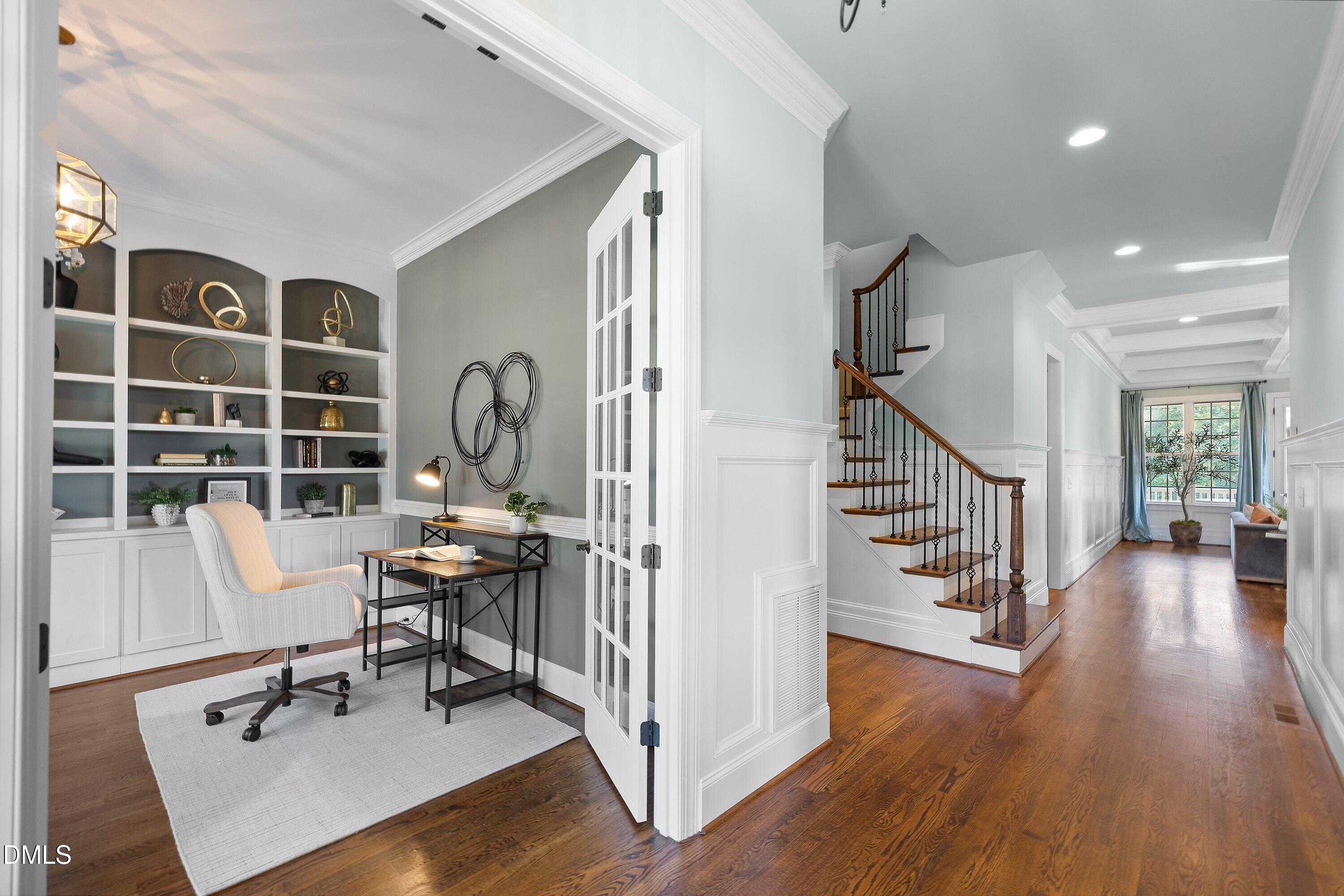 305 Lively Oaks Way