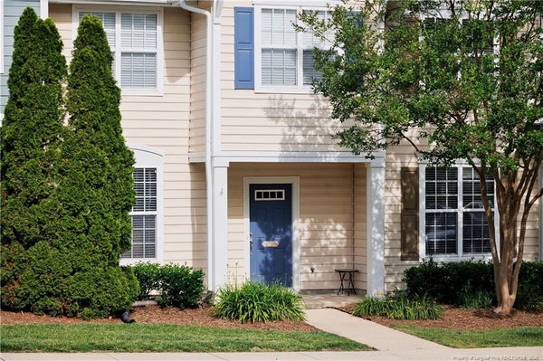 512 COLWICK LN, MORRISVILLE, NC 27560 - Image d94585bf84bc0d41206f482d457b5474/3368095283