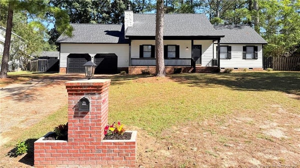 609 LUFKIN CIR, FAYETTEVILLE, NC 28311 - Image d9ba32ea9dcaf5b016c2f6d2a7f9a296/3756552012