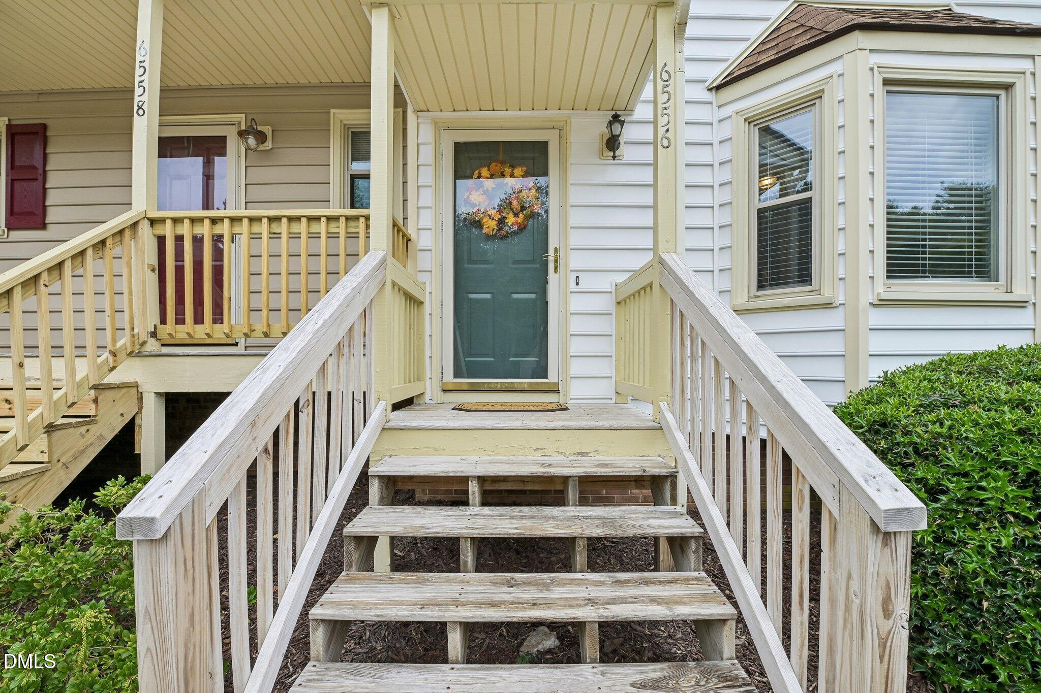 6556 Thetford Court