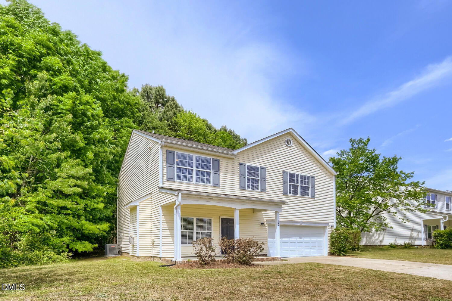 806 Laurens Way