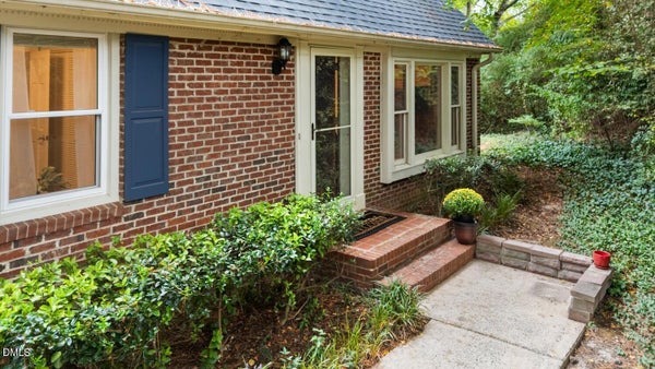 5651 HAMSTEAD XING, RALEIGH, NC 27612 - Image db90cc0d5ba9c7868accbc19873630b6/1063883690