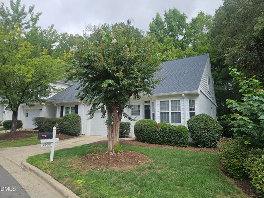 1600 POETS GLADE DR, APEX, NC 27523 - Image dbcc84ce70458957740de4baf6c1d07f/2891310342