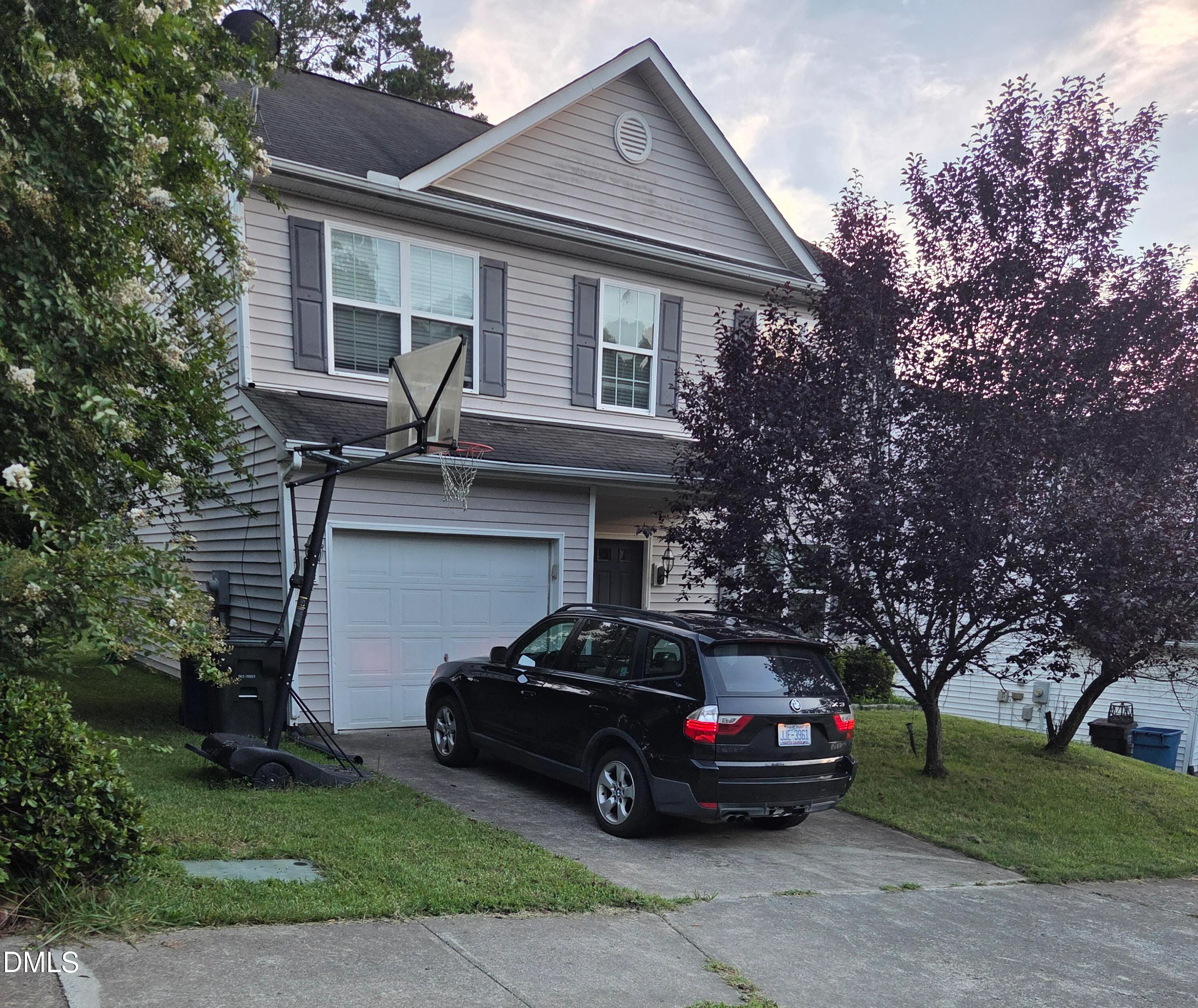 1003 Woodside Park Lane