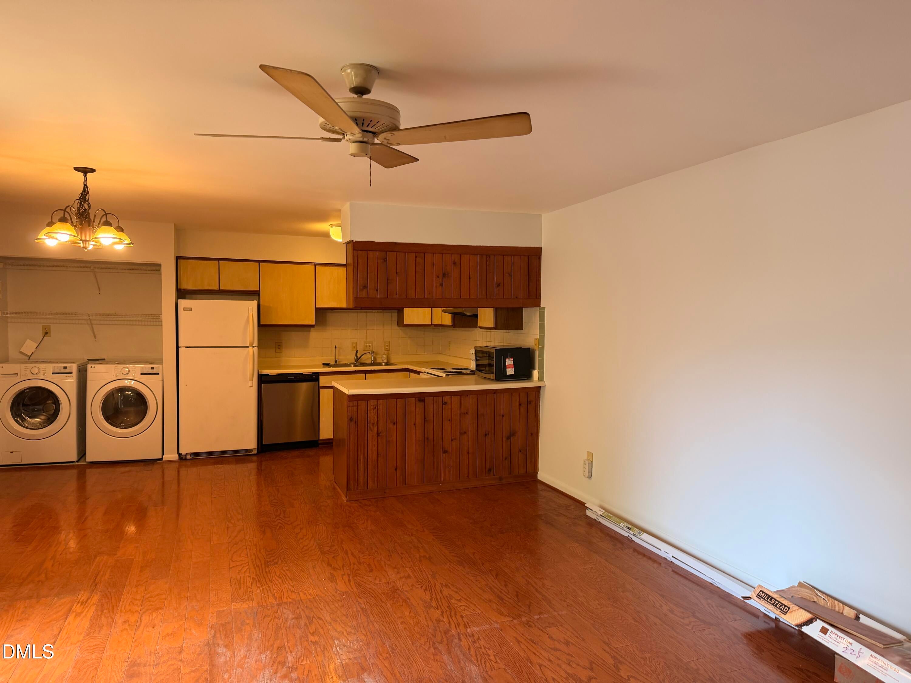 225 Summerwalk Circle