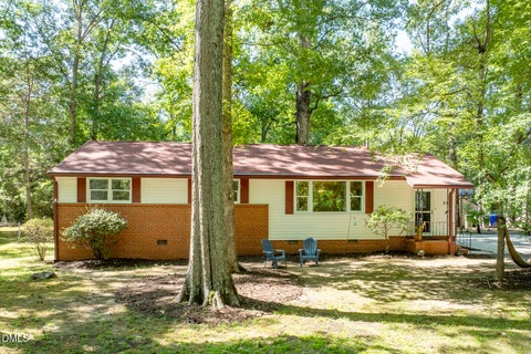 Photo of 303 Hickory Drive, Chapel Hill, NC 27517 (MLS # 10192227)