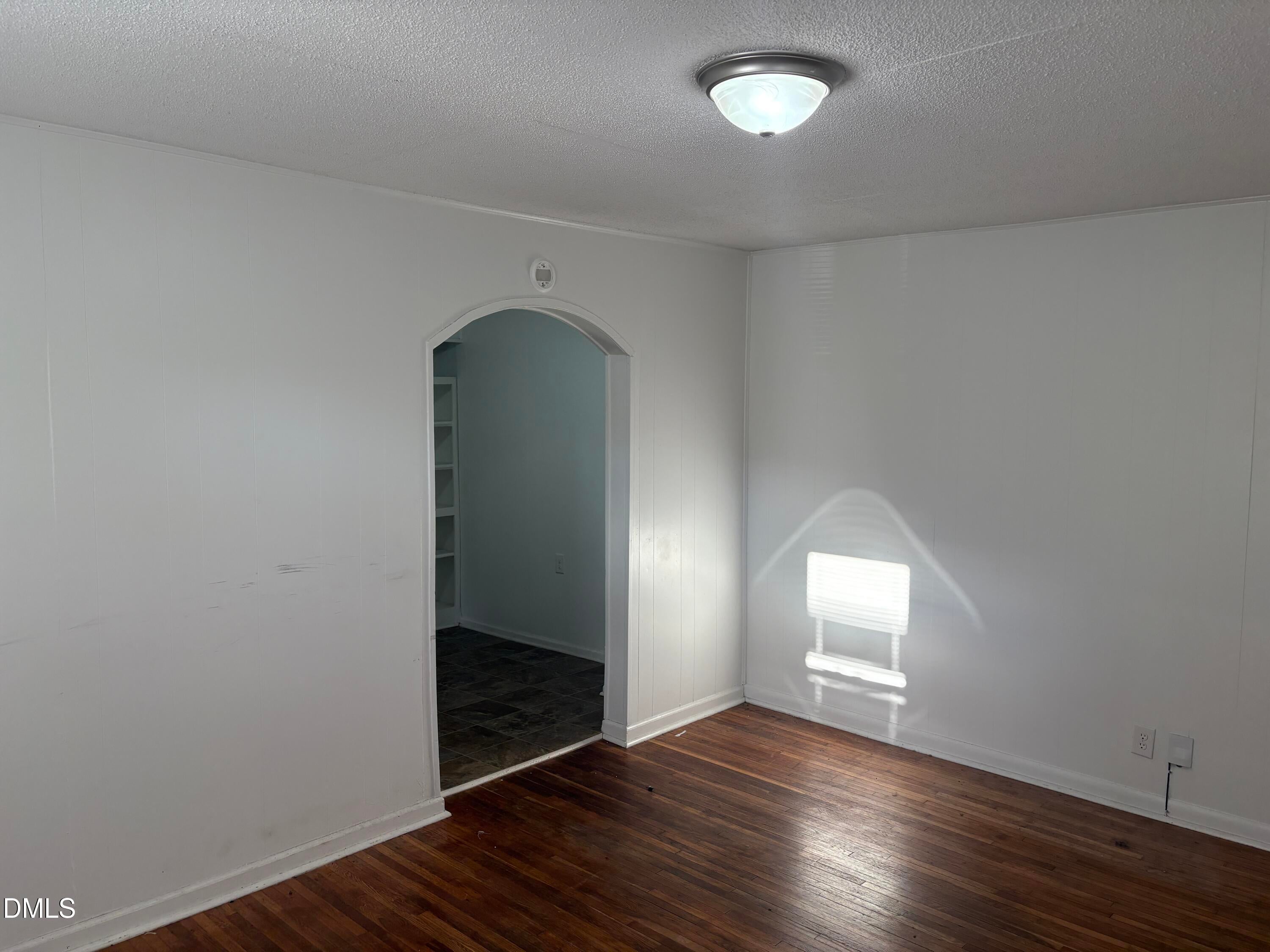 616 W Markham Avenue