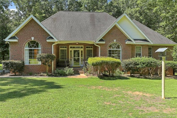 348 DOE RUN DR, SANFORD, NC 27330 - Image de9a891a47e0040ddeae452cfed57db2/1227521105