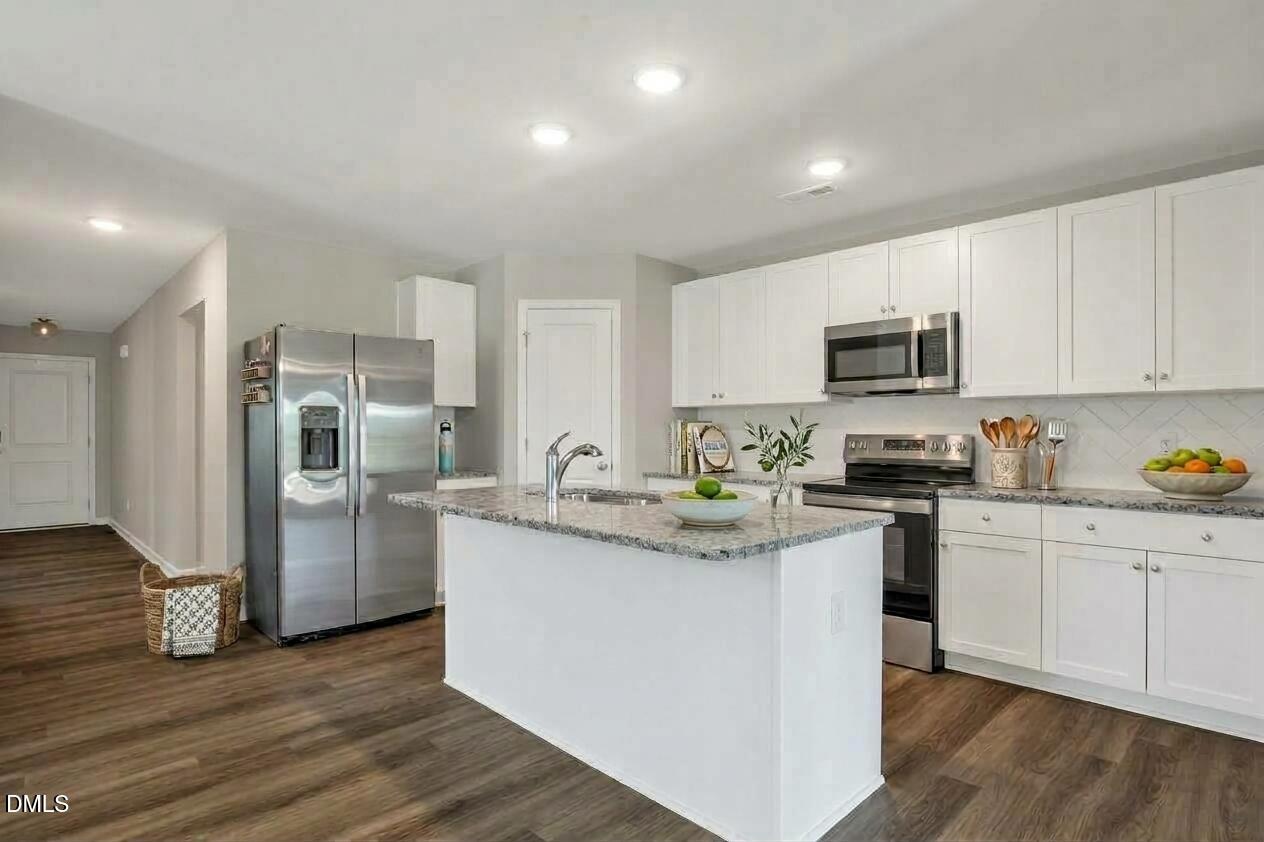 8 W Emily Gardens Drive