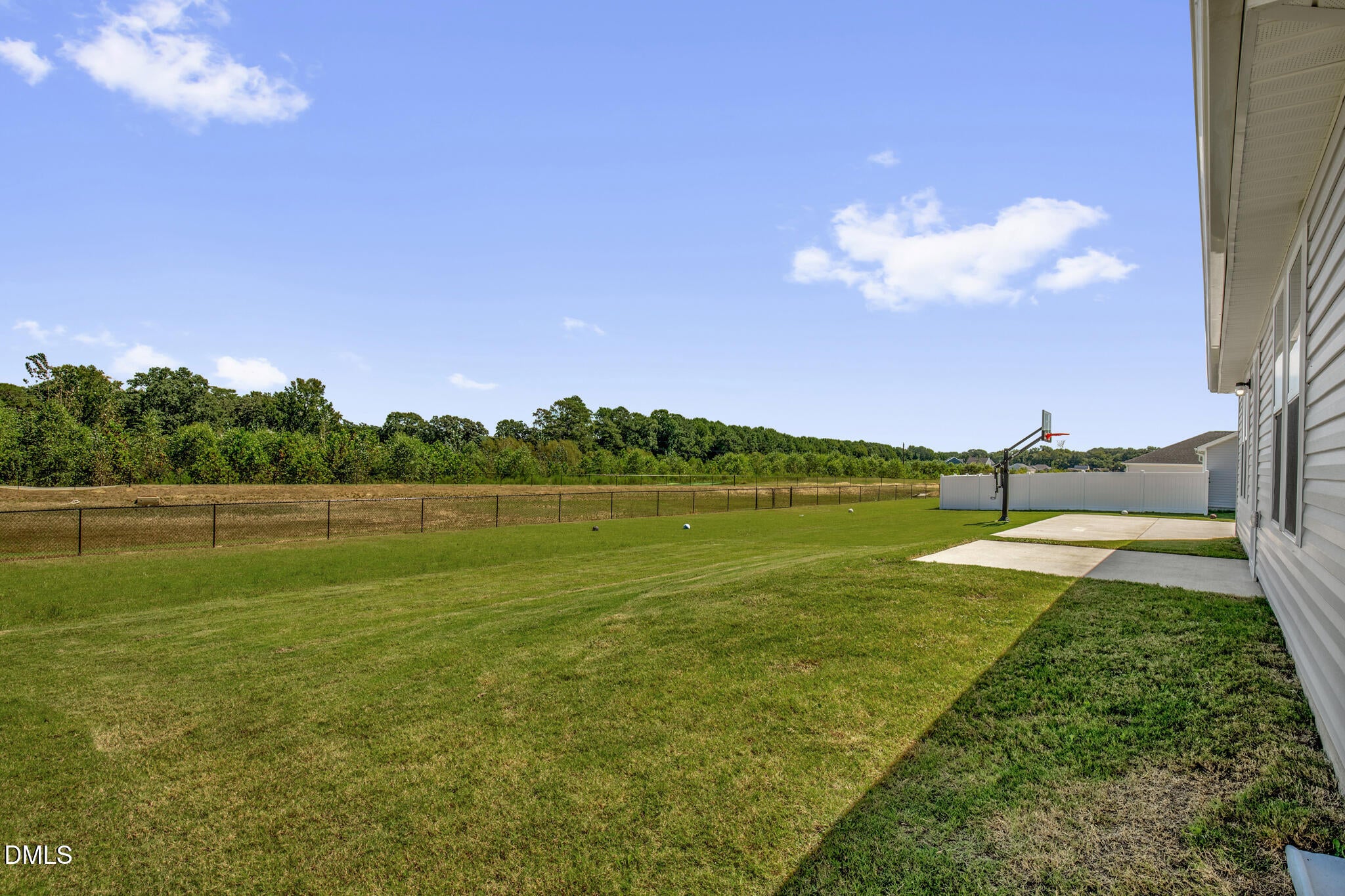 8 W Emily Gardens Drive