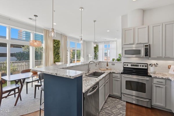 317 W MORGAN ST APT 200, RALEIGH, NC 27601 - Image df23b7edd839bafb4a75acb618466b8a/2301858199