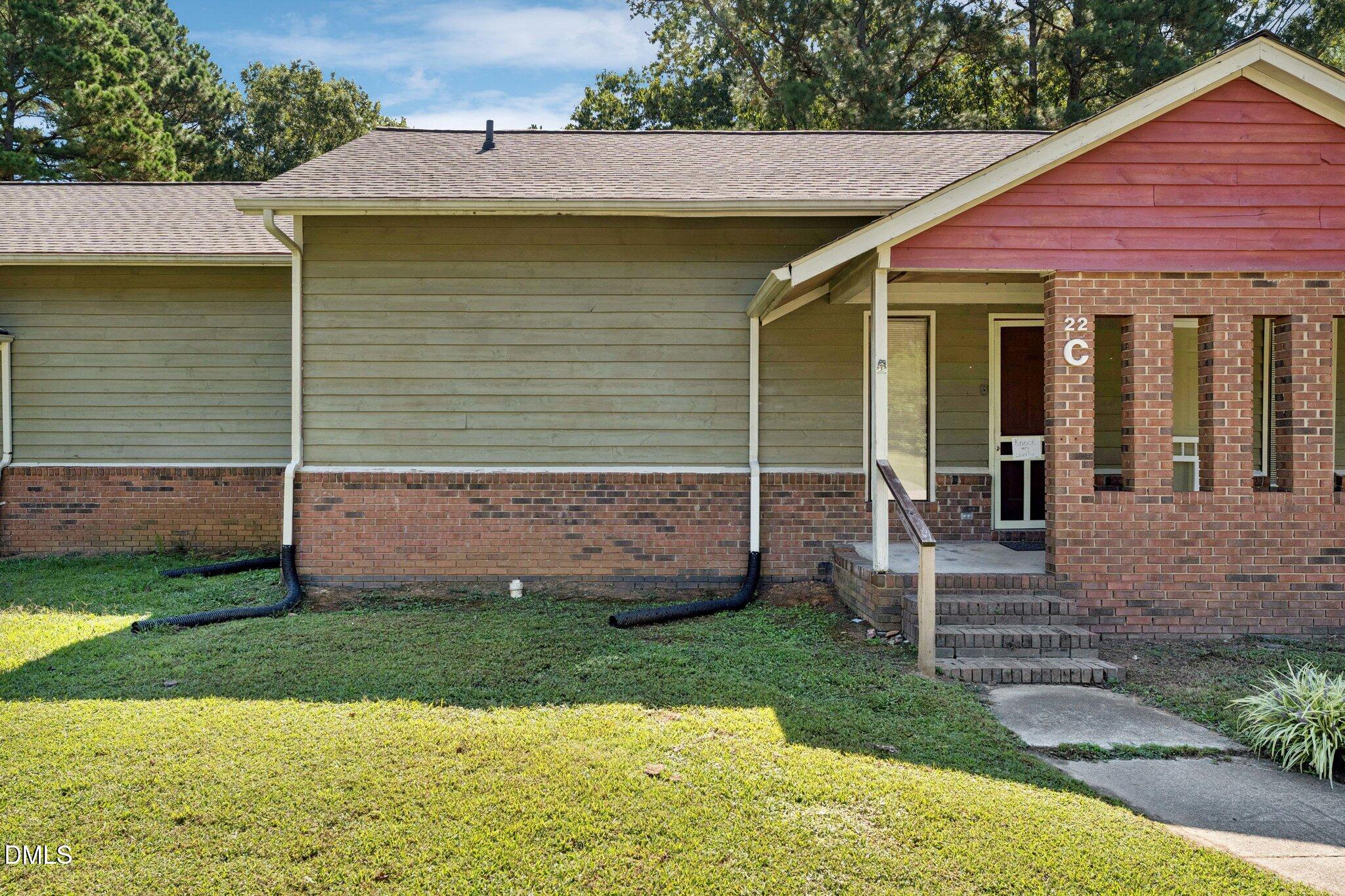 22 Carriage Circle