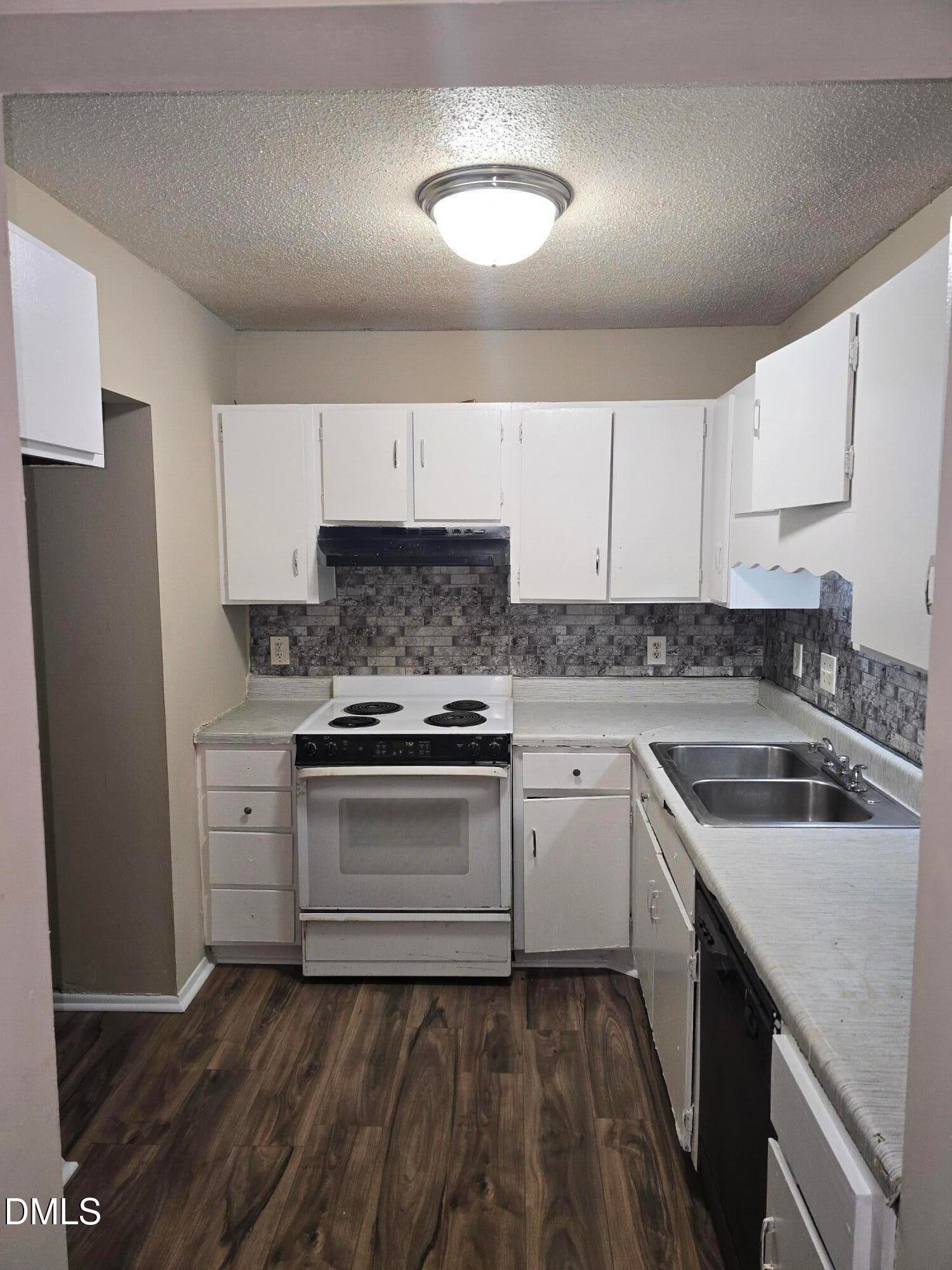 1419 Foxwood Drive