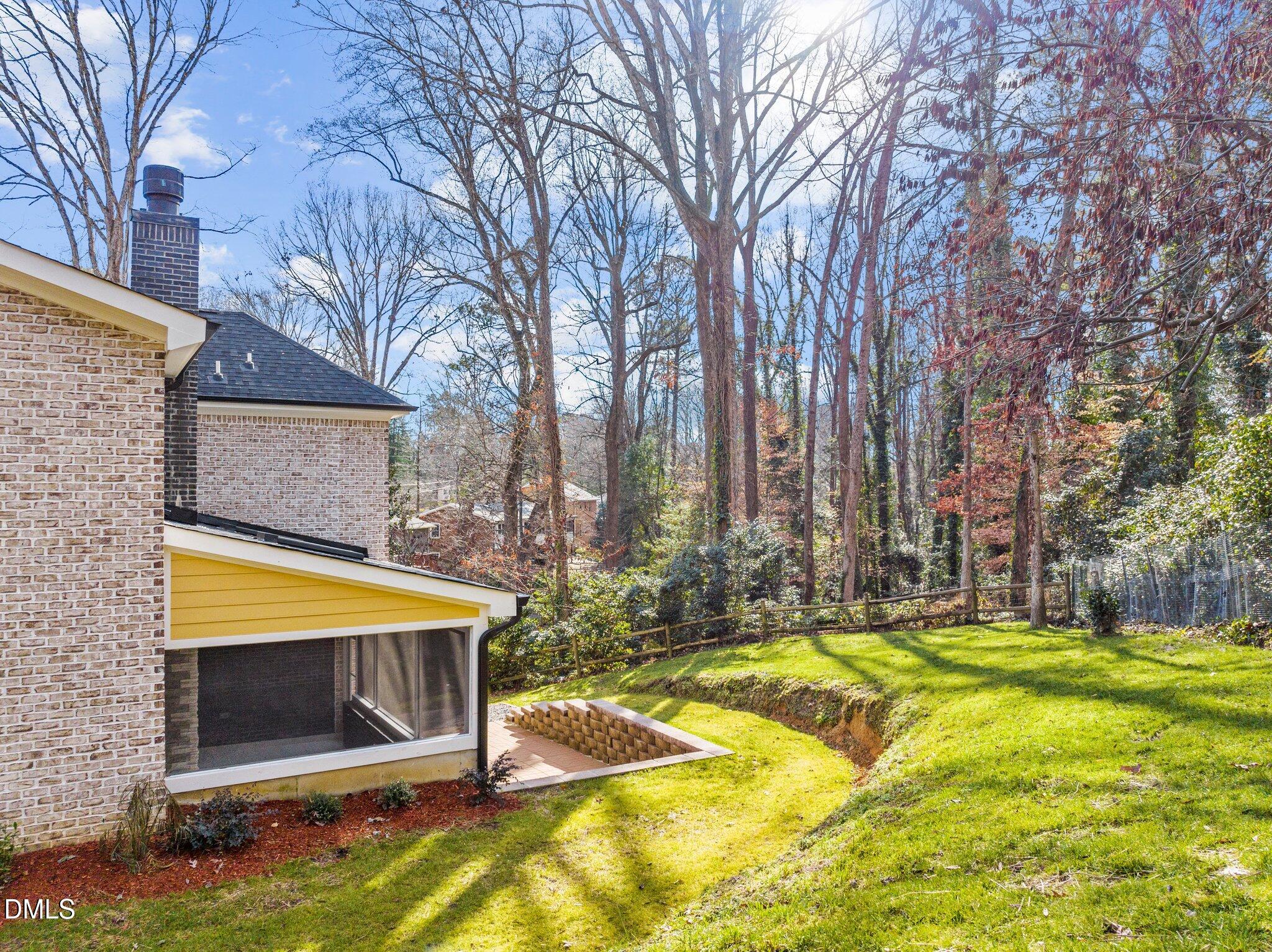 5019 Hollyridge Drive