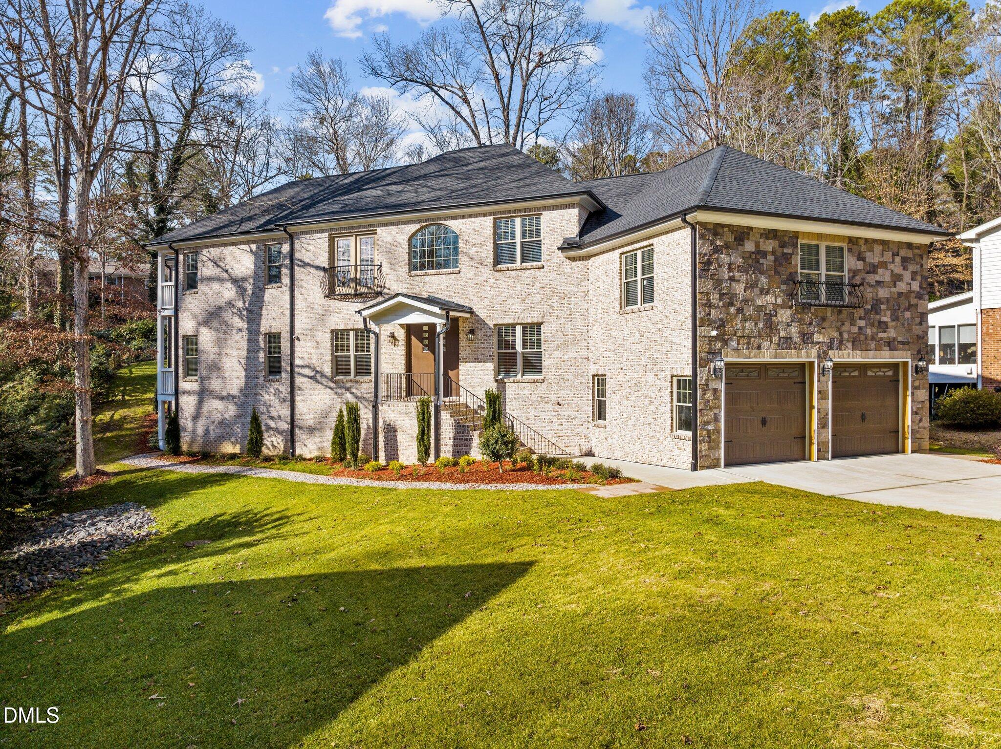 5019 Hollyridge Drive