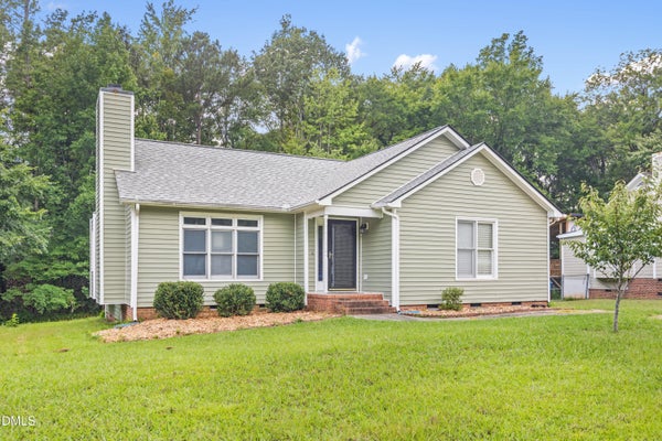 6 BENTWOOD PL, DURHAM, NC 27703 - Image e024481ad775742bf95a8c04ce1e2e6b/208489634