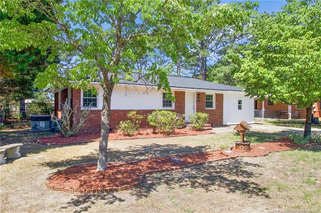1826 Wayne Lane