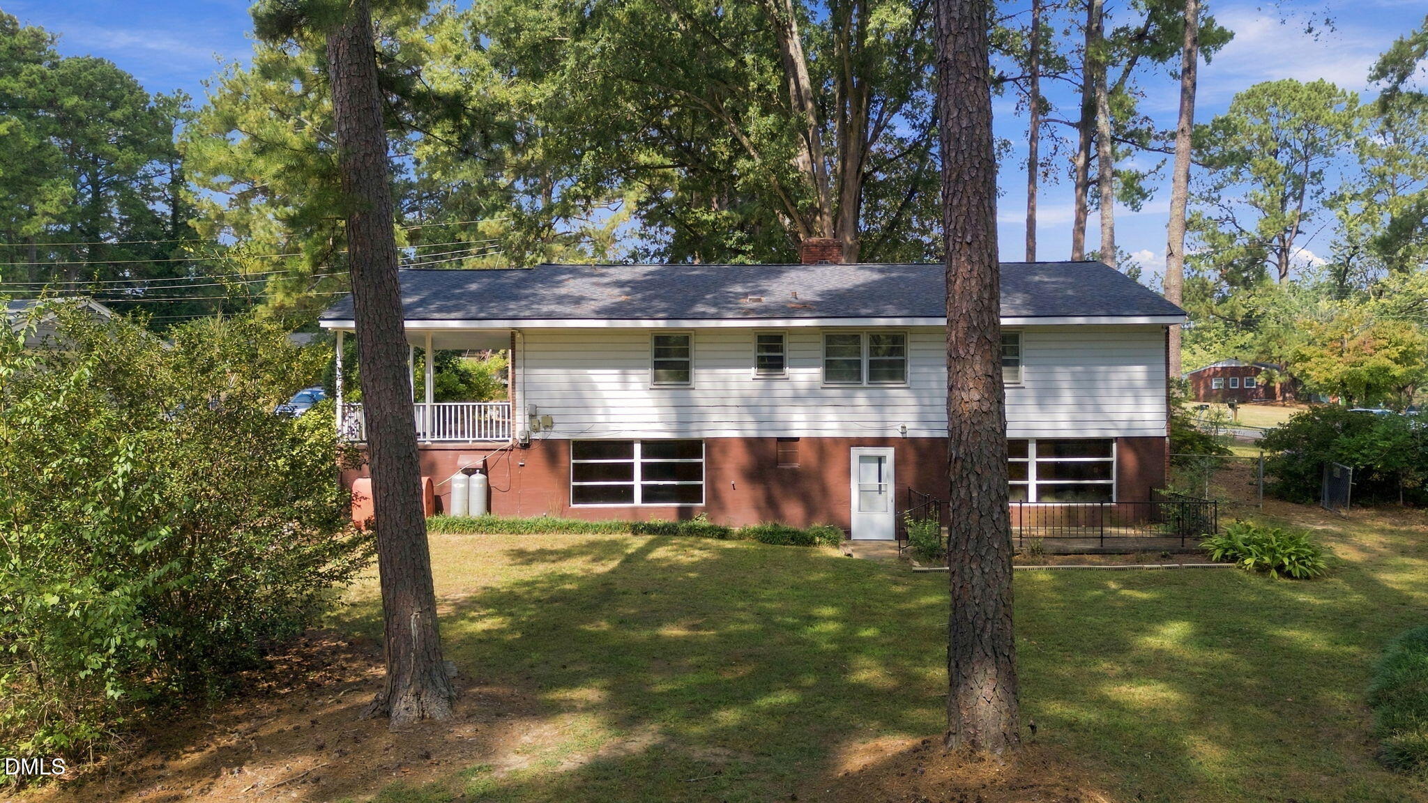 413 Lakeside Drive
