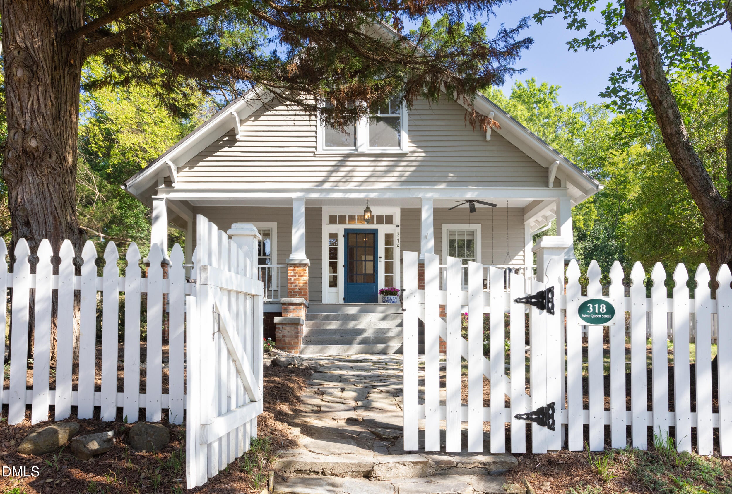 318 W Queen Street