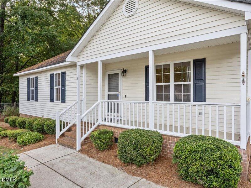 4 Lindsay Court