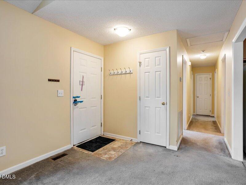 4 Lindsay Court