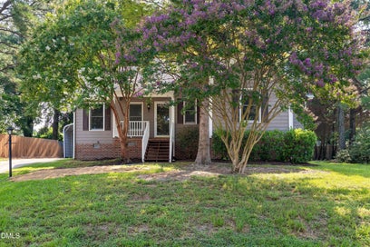 828 Alderleaf Drive Fuquay Varina NC 27526