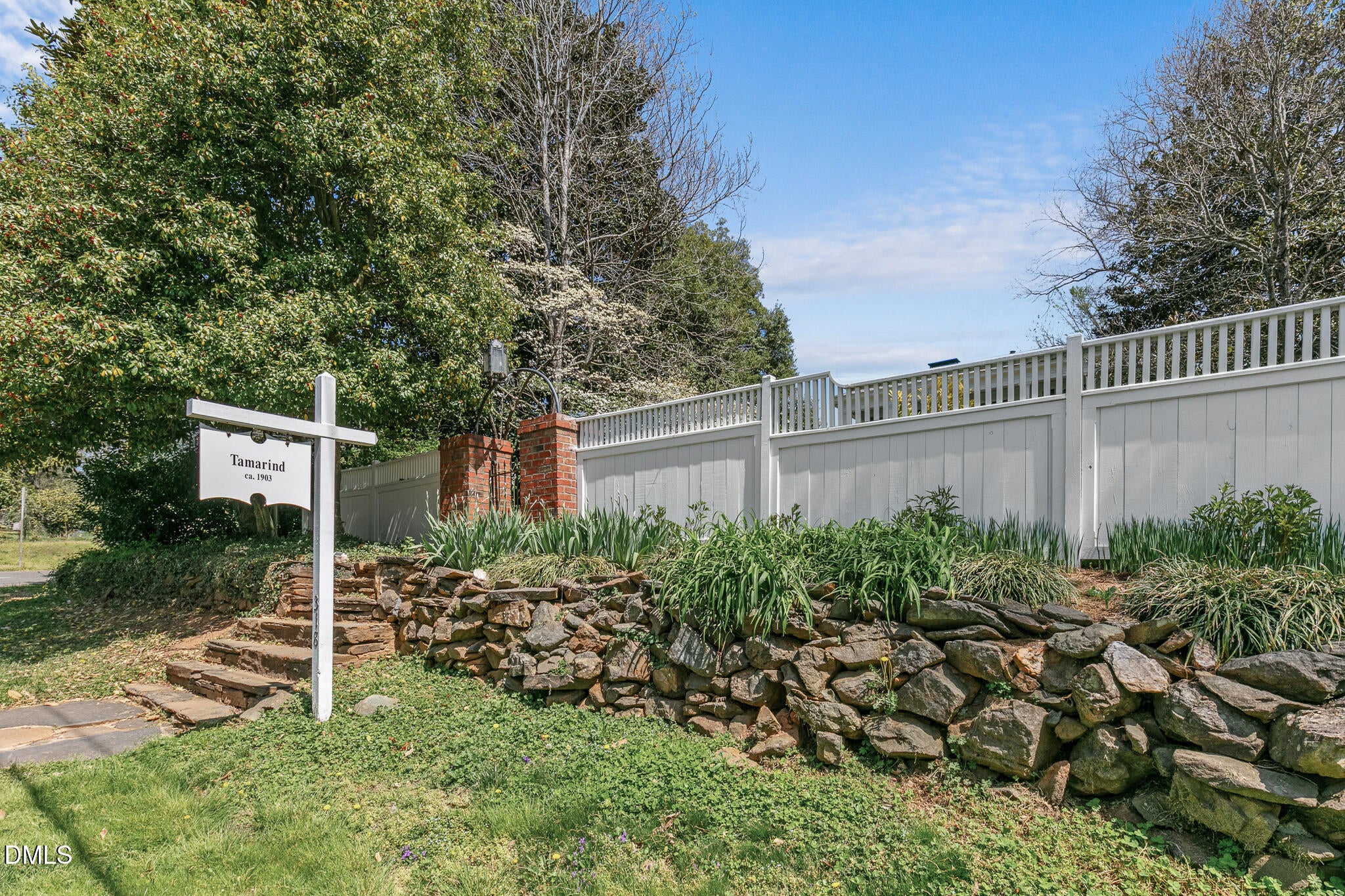 318 N Churton Street
