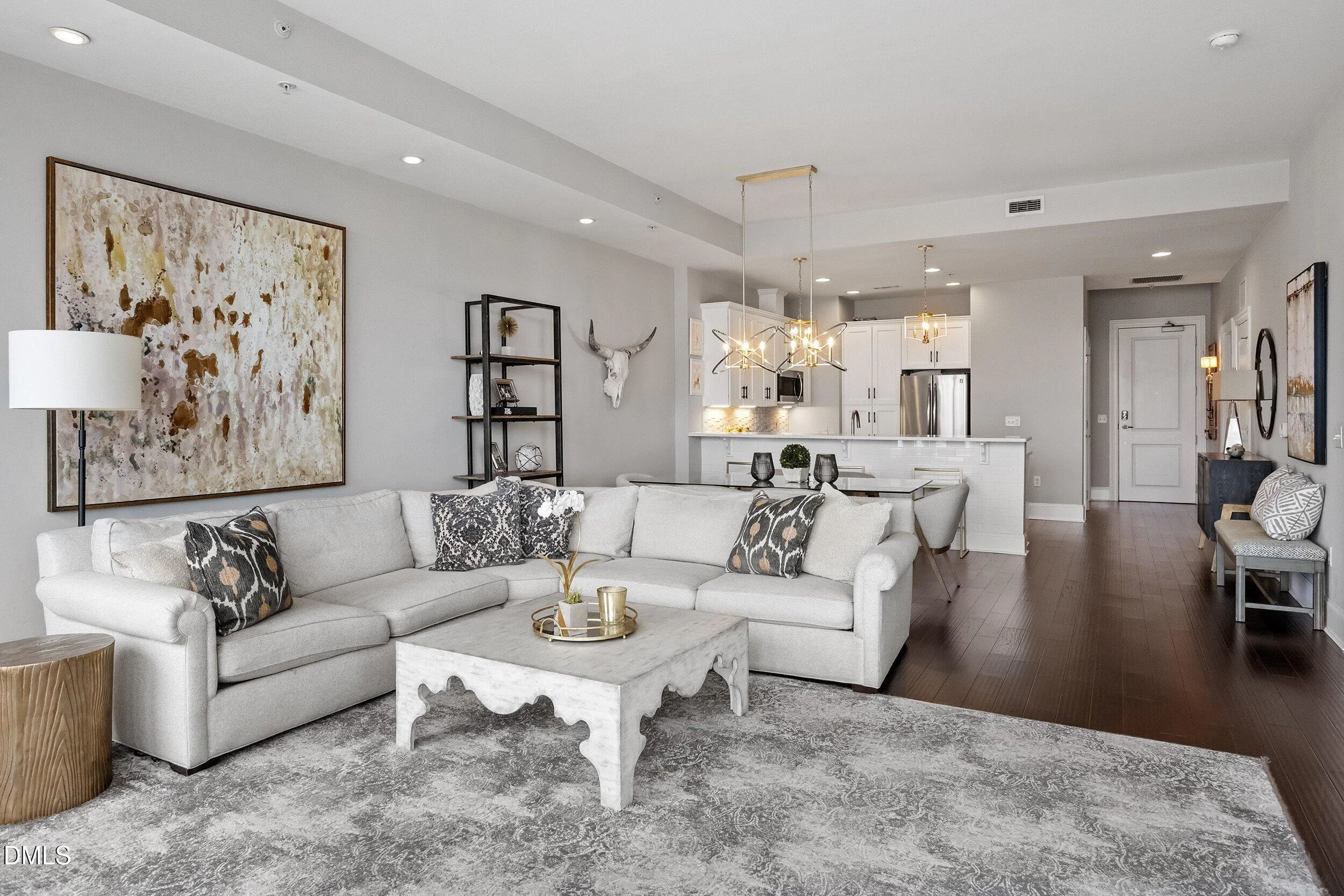 400 W North Street Unit 818