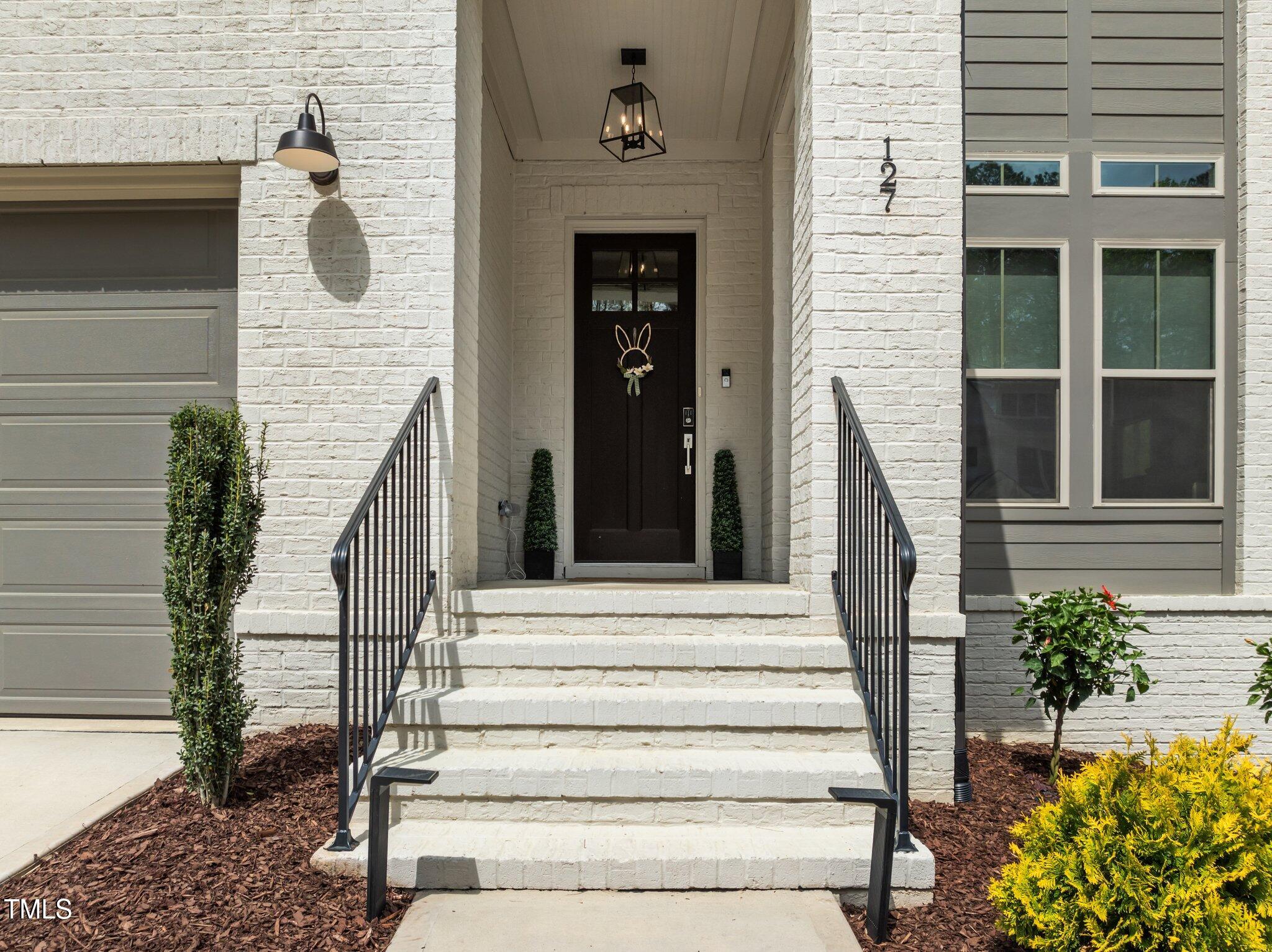 127 Sanderway Drive