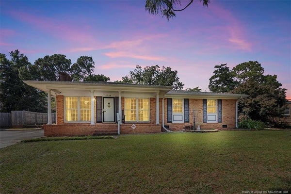 1938 MARTINDALE DR, FAYETTEVILLE, NC 28304 - Image e47ad6b851d436b8efa430ff7bfa7ada/3098697025
