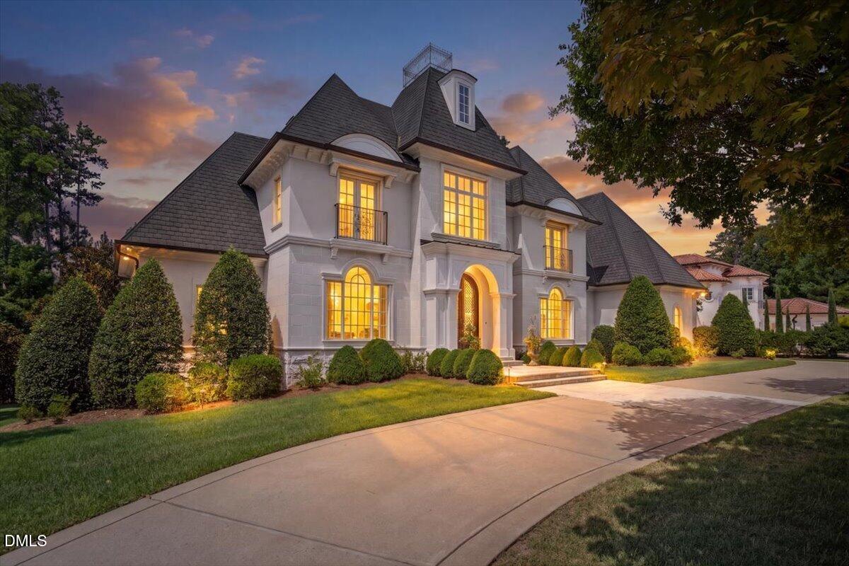 1015 Venetian Court