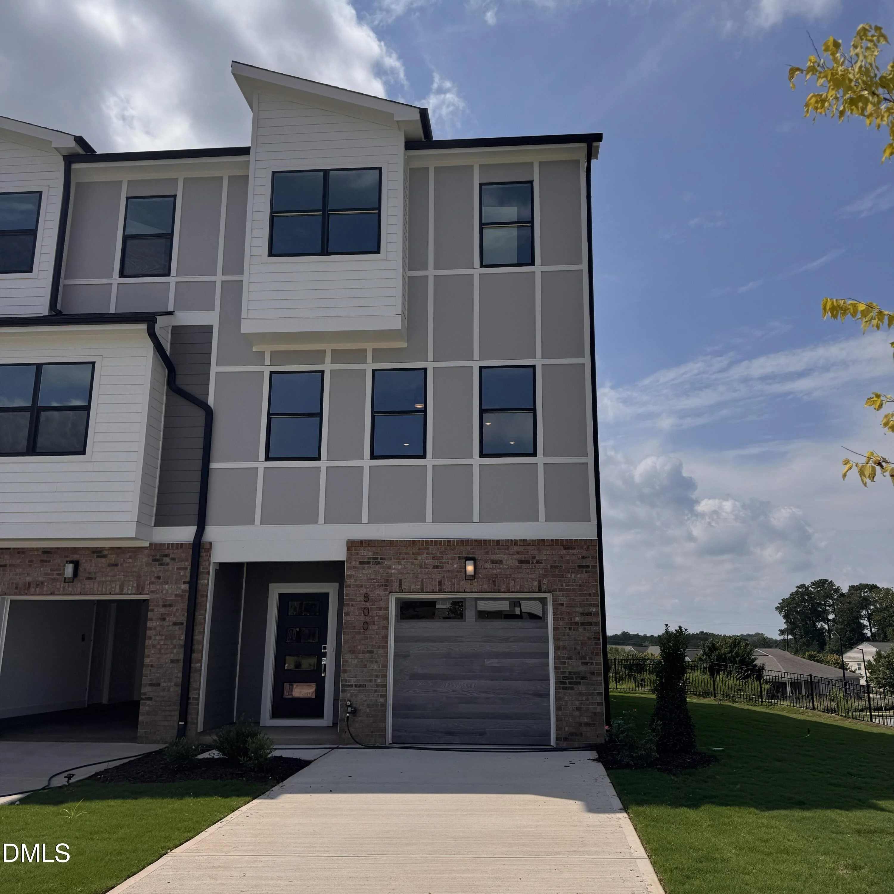 800 Portia Way