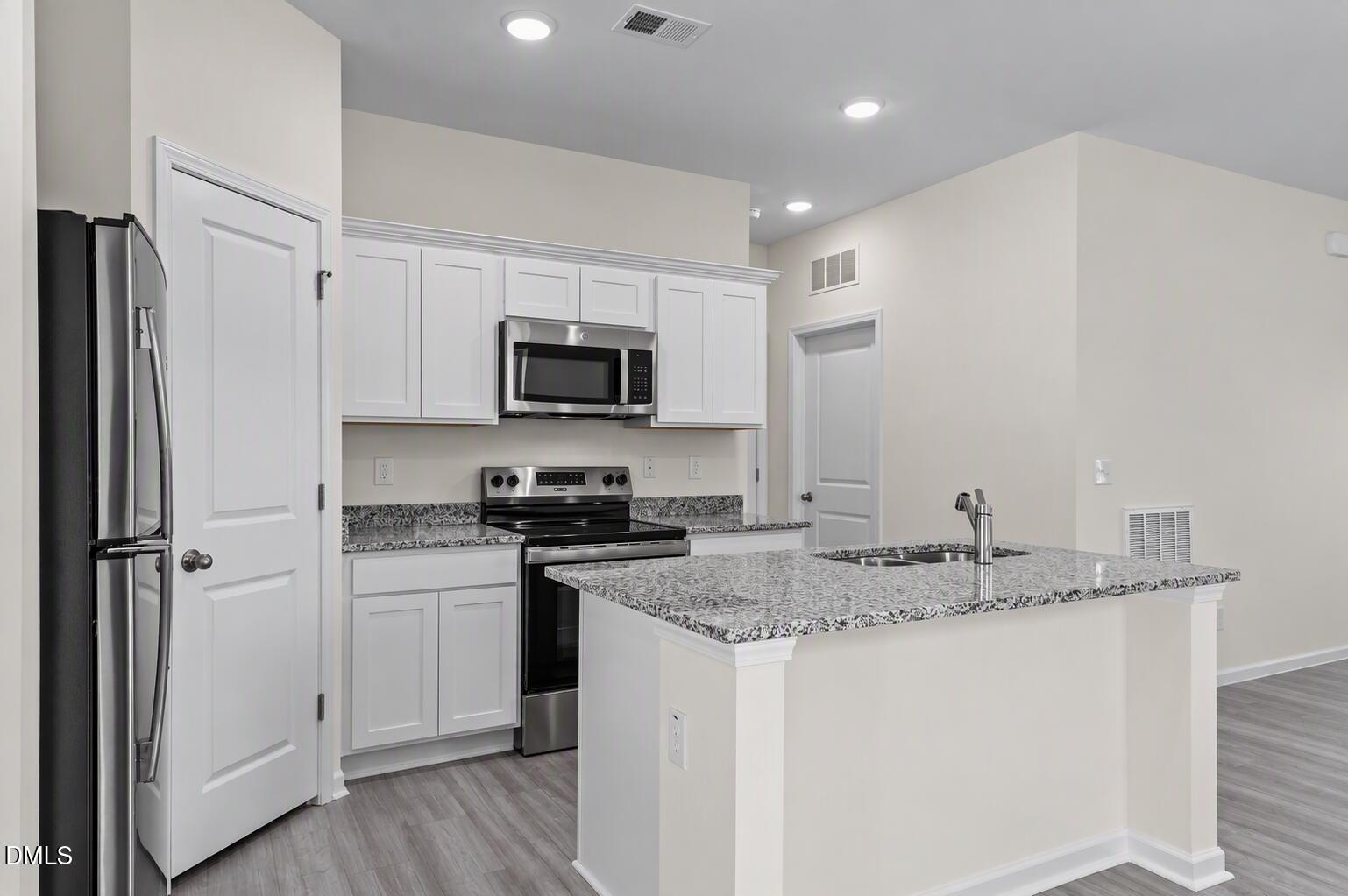 1438 Centerview Drive