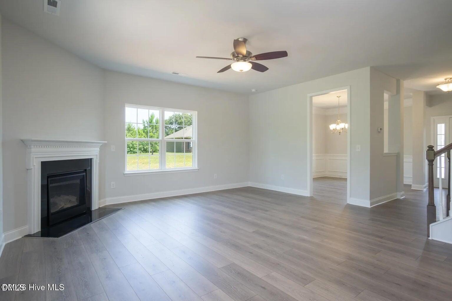 1009 Shadowpine Way