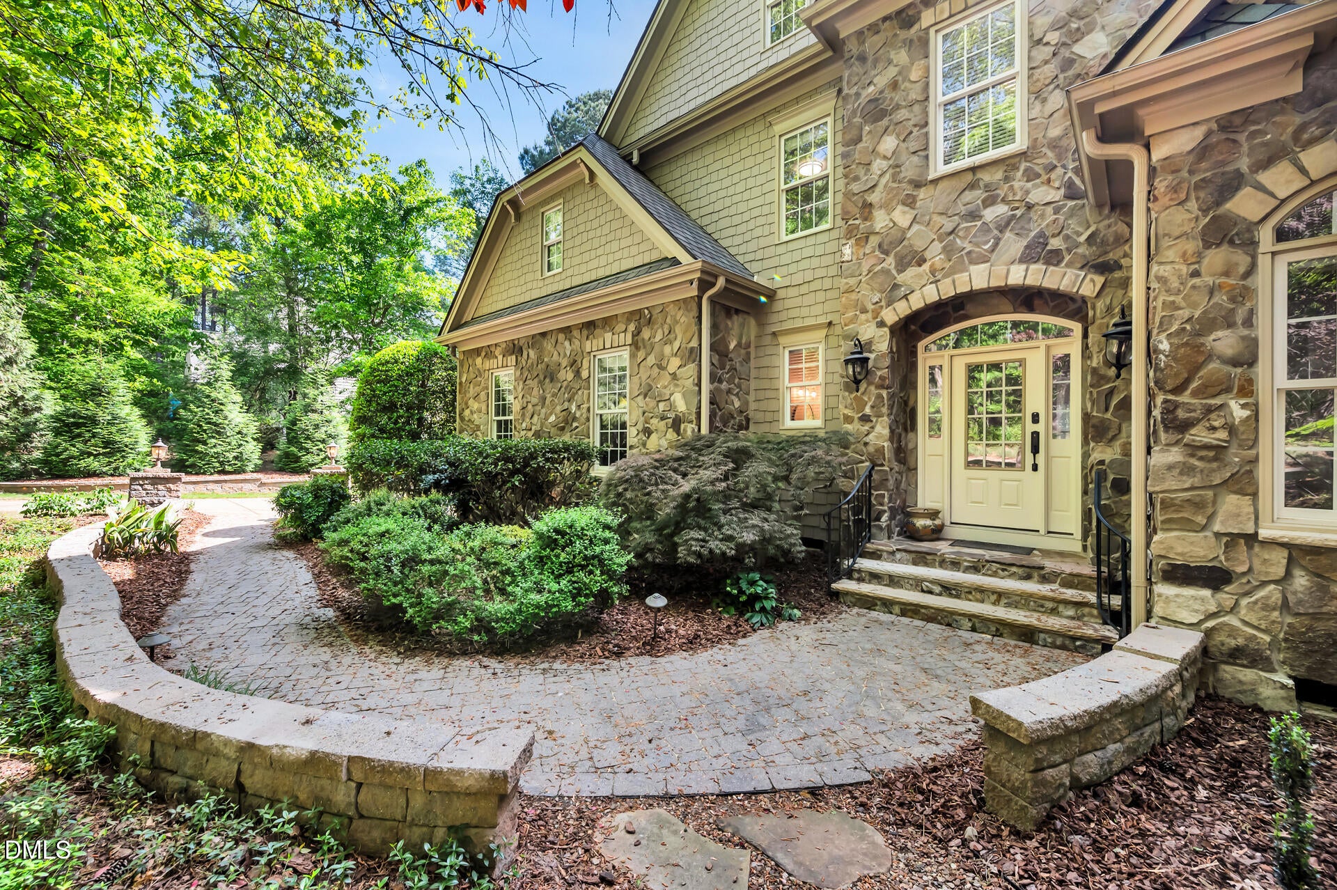 10002 Adirondack Way