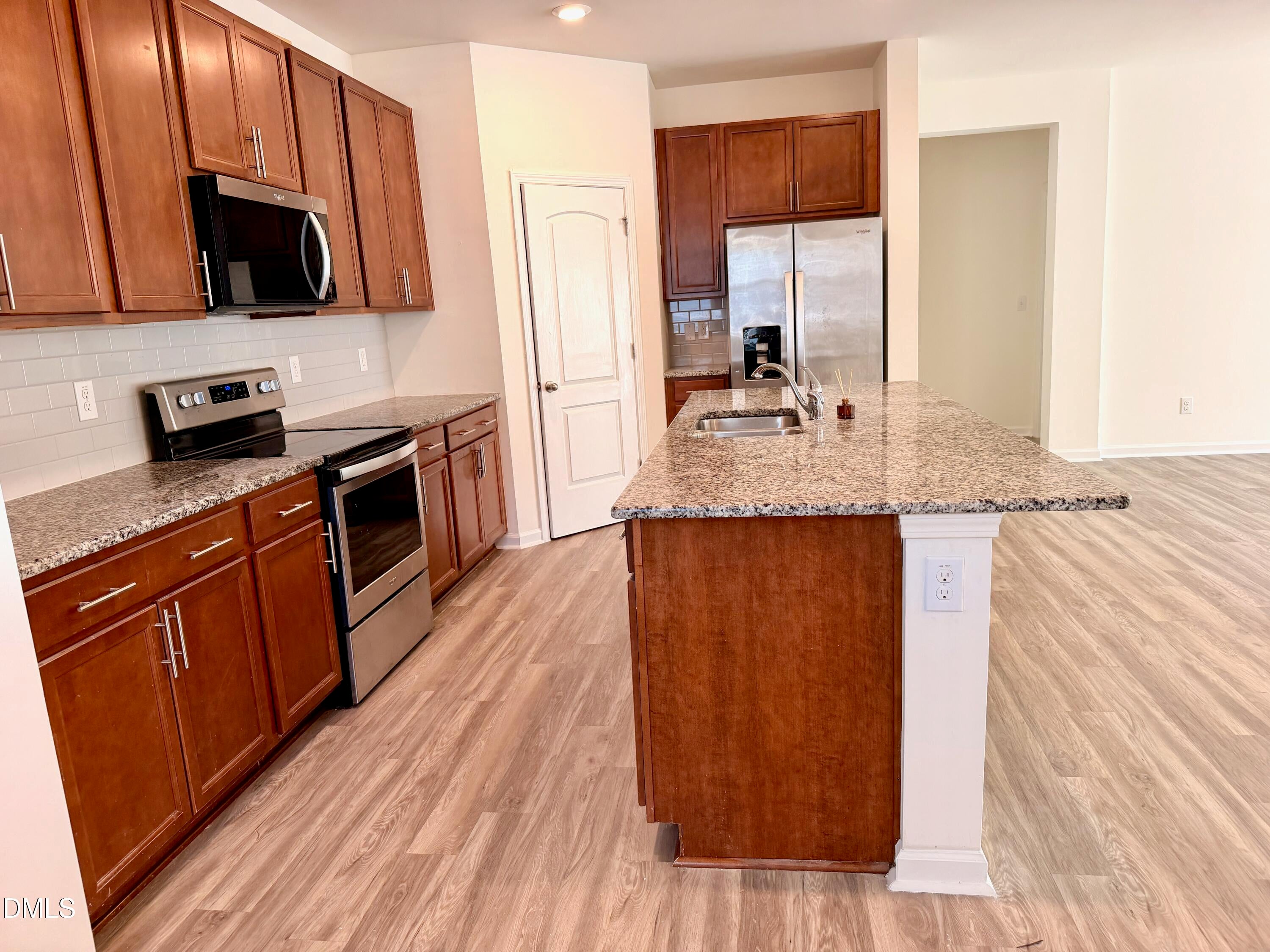 1141 Noor Lane