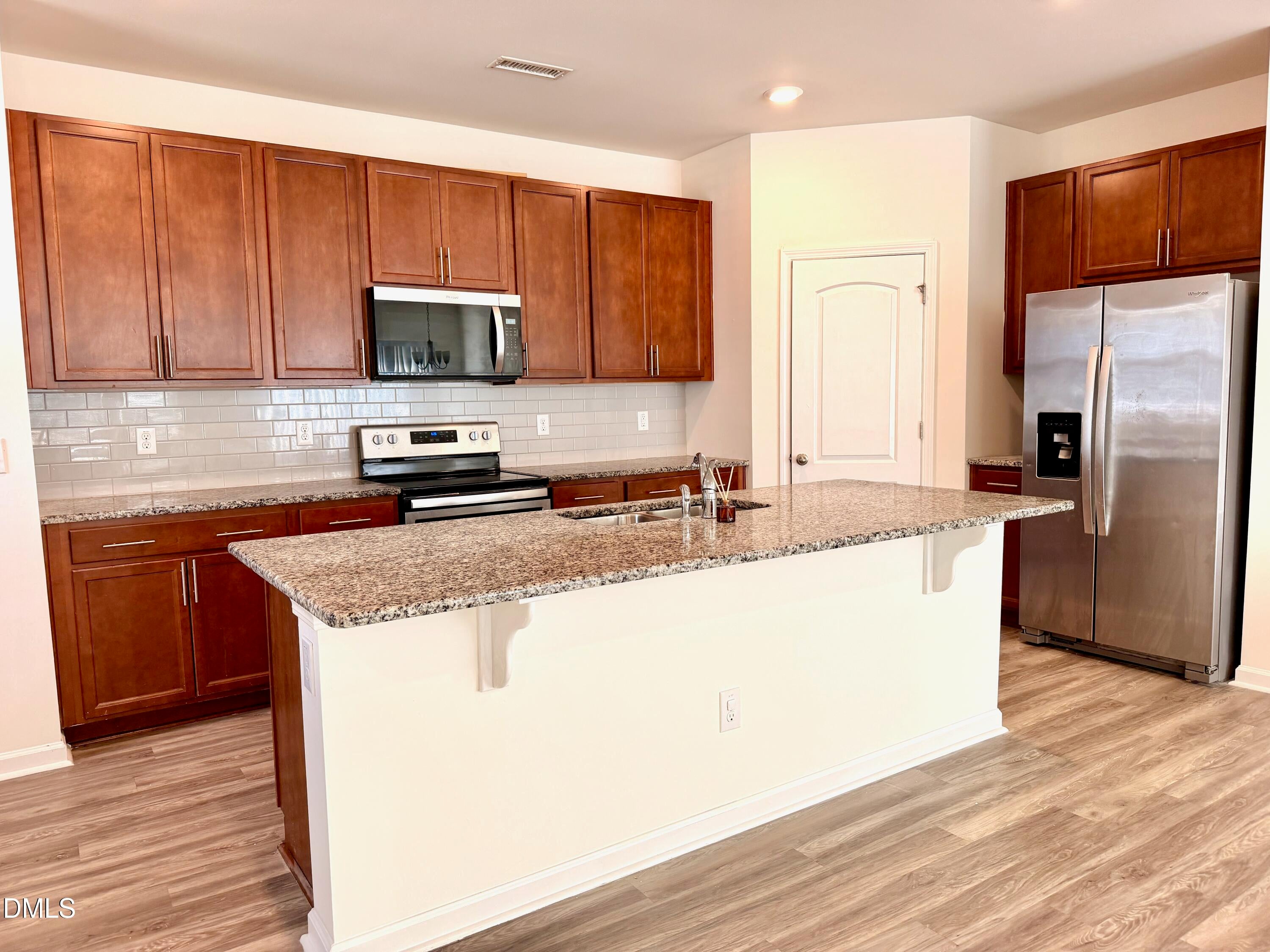 1141 Noor Lane