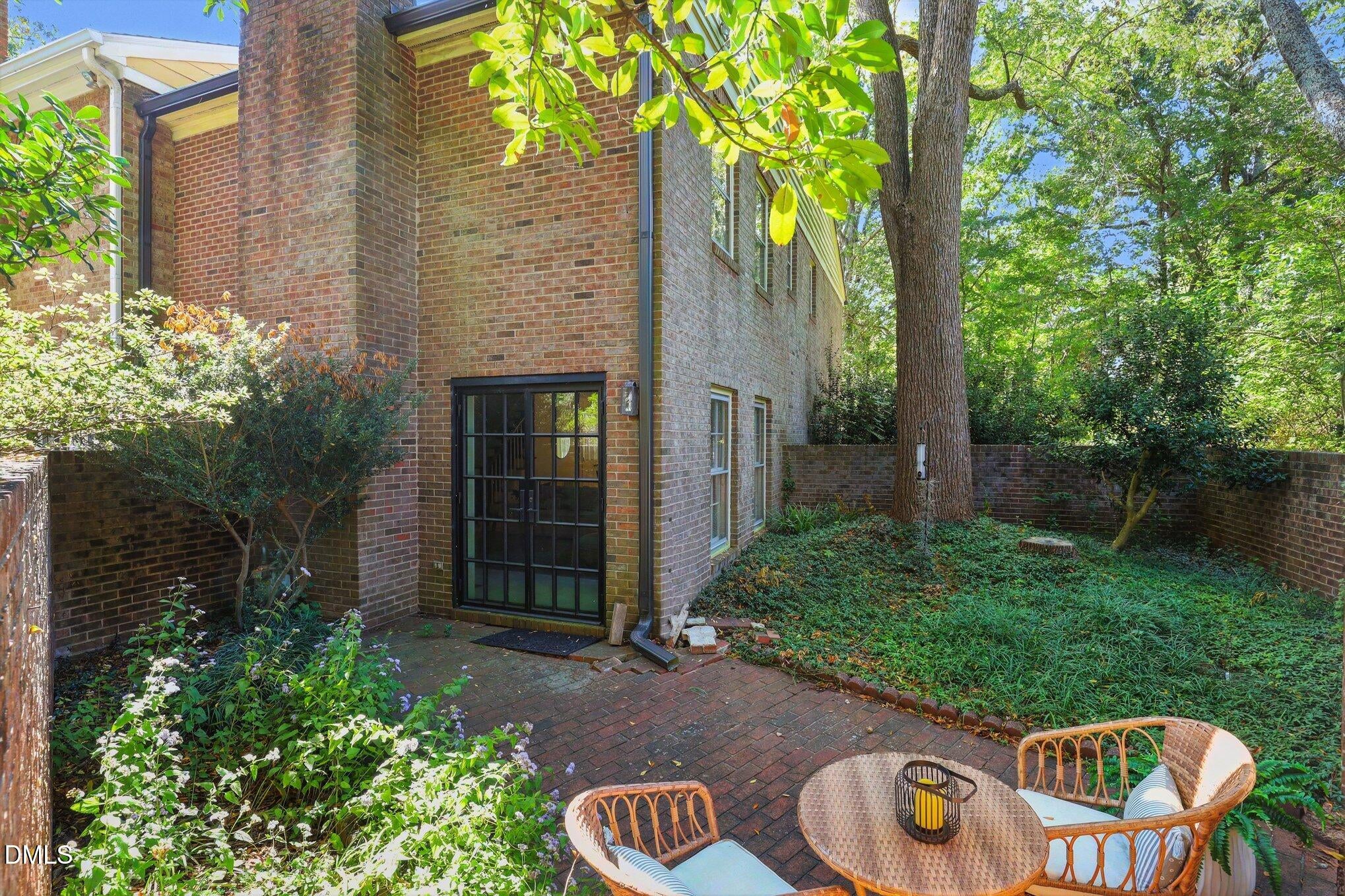 318 Mccauley Street 5
