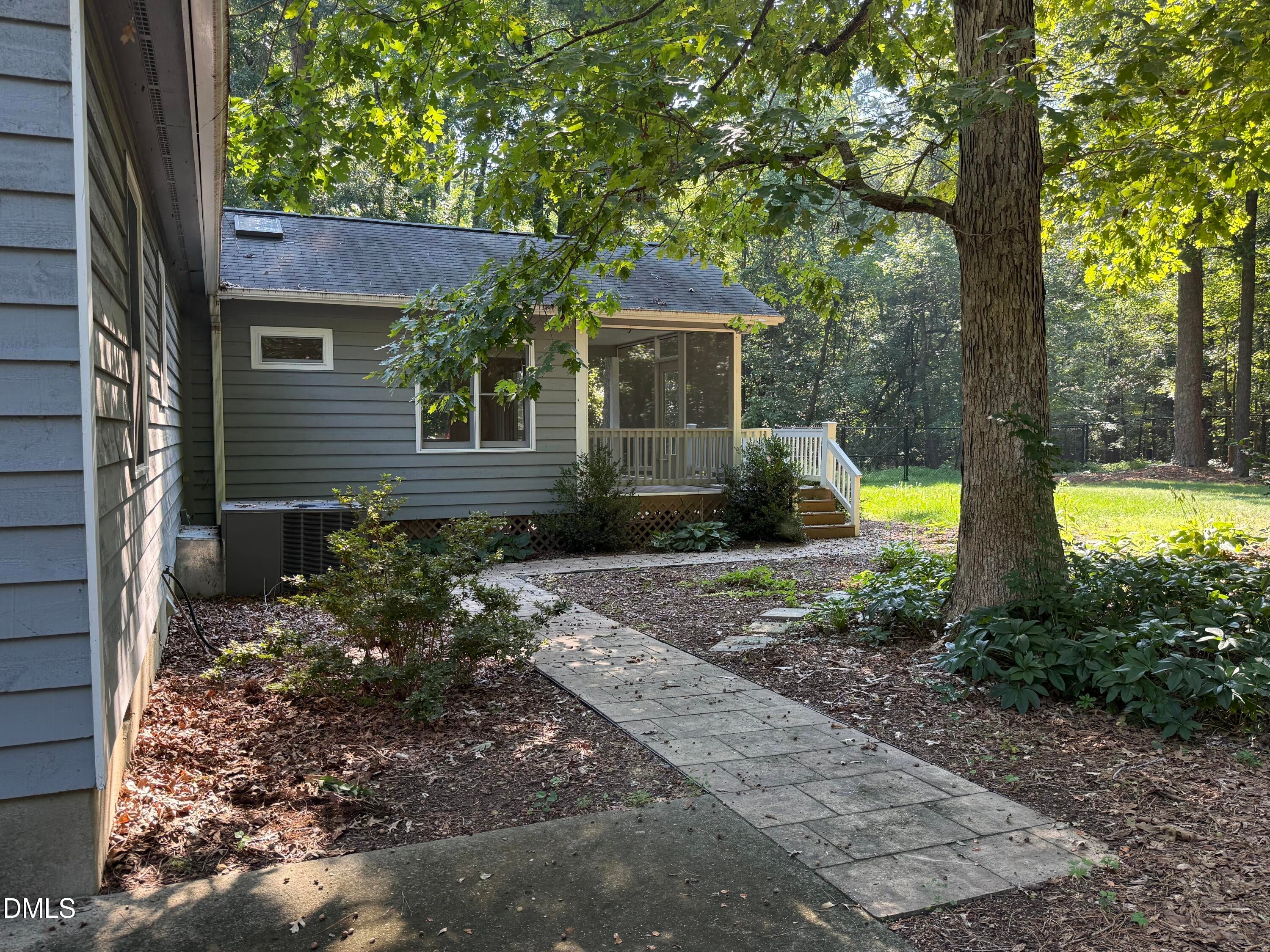 137 B Windsor Circle